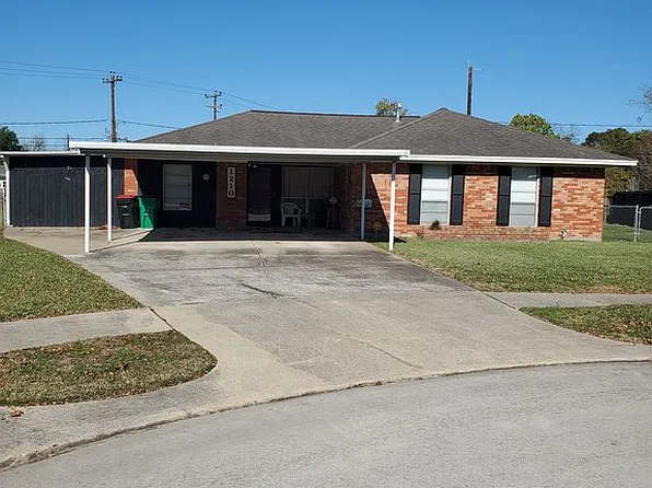 1210 Trenton Ln, Baytown, TX 77520