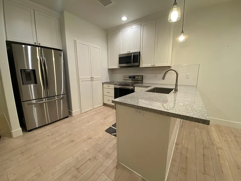 416 S 3 W — Photo 54