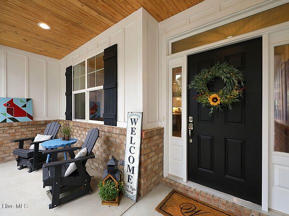 2nd image of 512 Longleaf Drive