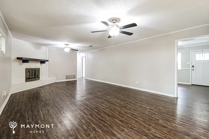 3 bed, 2.0 bath, 1817 sqft, $1,695 — Photo 3