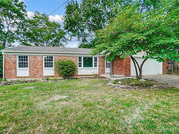3rd image of 1161 Thornwood Cir