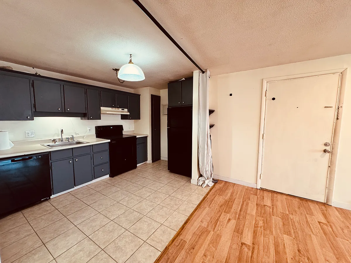 Building Photo - 14B Mayberry Dr #7