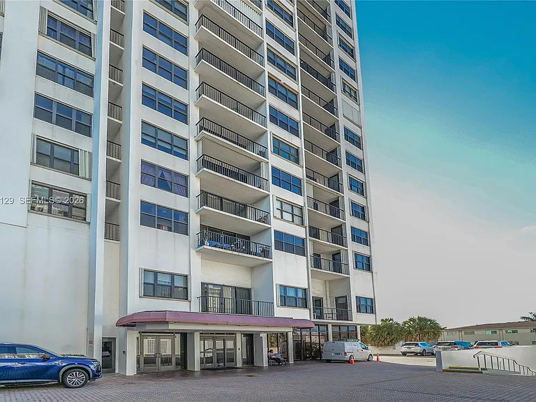 2401 S Ocean Dr #305 — Photo 26