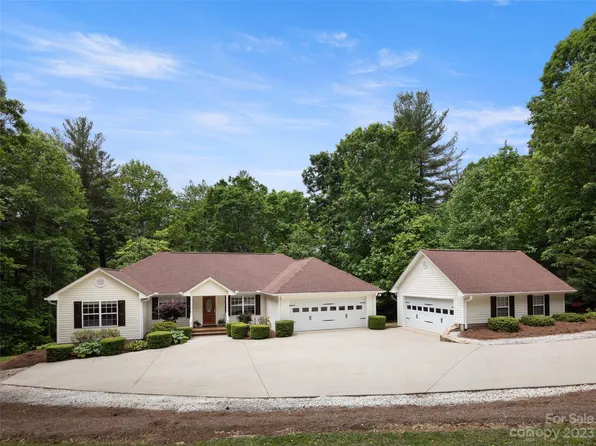 42 Geary Cordell Dr, Mills River, NC 28759