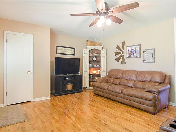 5th image of 3701 W Nickell Ter