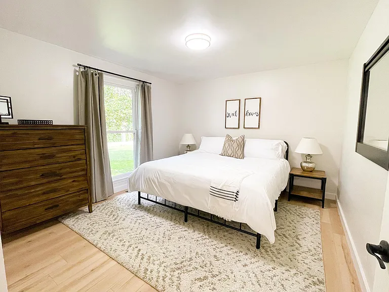 Bedroom 2 - King Bed (New GhostBed mattress)