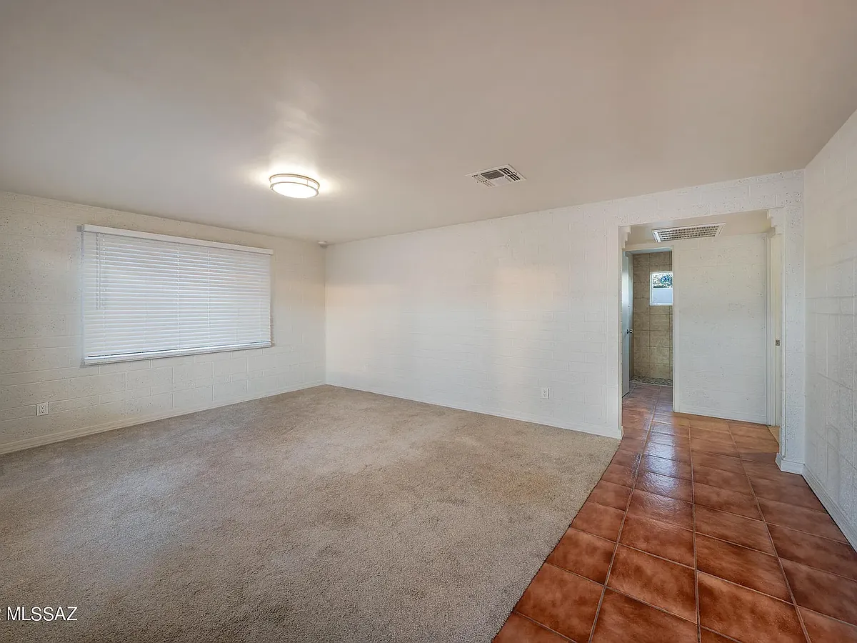 Building Photo - 2610 N Eastgate Dr