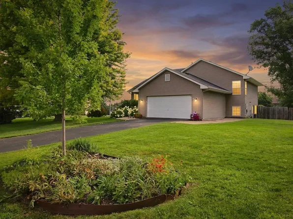 809 Morningside Pl, Belle Plaine, MN 56011