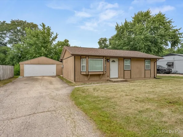 1106 Emerald Ln, Machesney Park, IL 61115
