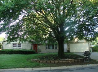 2722 Fairlawn Dr, Columbus, IN 47203