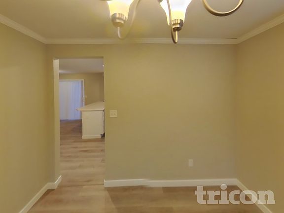4th image of 8423 175th St NE