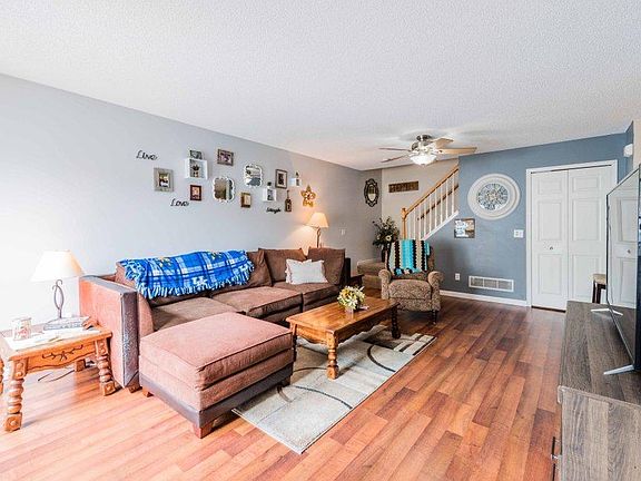 4th image of 11489 Elmwood Ave N