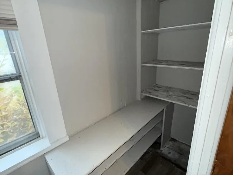 1125 Rowley Ave — Photo 8