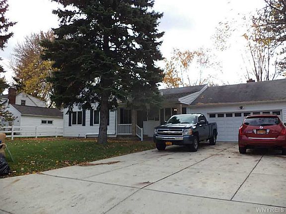 2nd image of 677 Lockport St