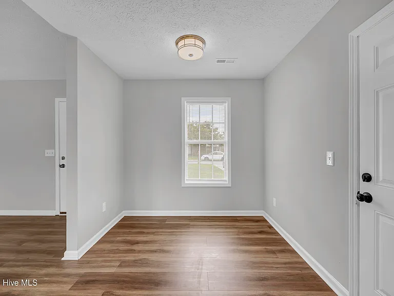 7005 Alamosa Dr — Photo 3
