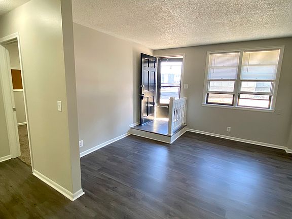 2nd image of 1720 S Sterling Ave #D