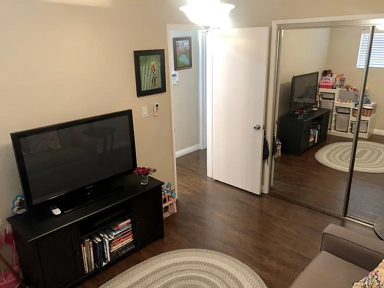 2018 Plant Ave #A — Photo 11