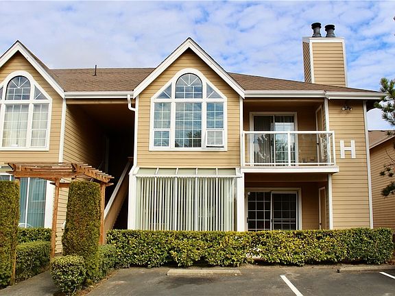 4th image of 16419 Spruce Way APT H2