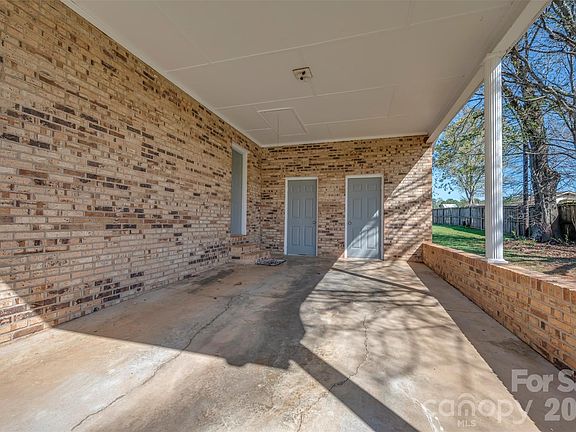 3rd image of 273 Trojan Ln
