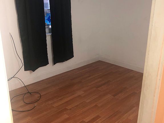 3rd image of 2117 Wesley Ave