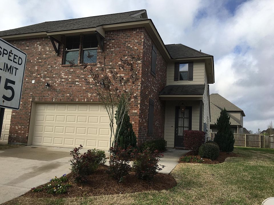 1st image of 18191 Pinehurst Dr