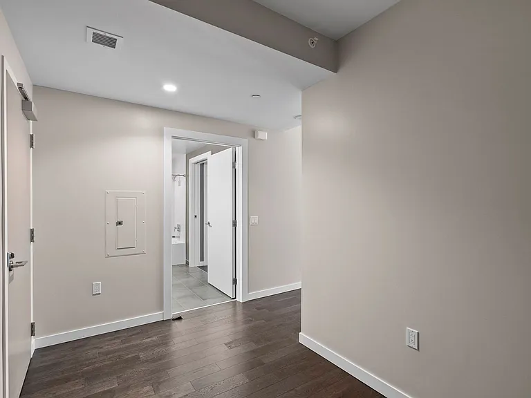 11O Channel St #2I4 — Photo 17