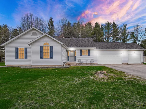 11105 Regency Ct, Plymouth, IN 46563