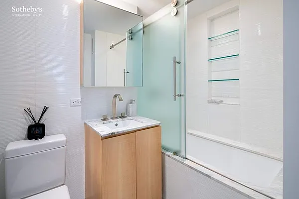 Sold by Sotheby's International Realty | media 9