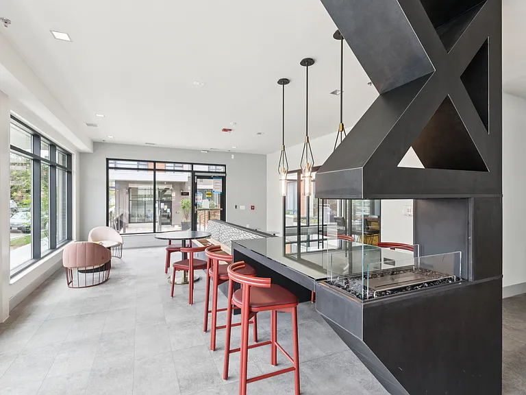 Park Morton Apartments — Photo 44