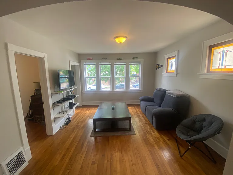 2725 N Bremen St — Photo 4