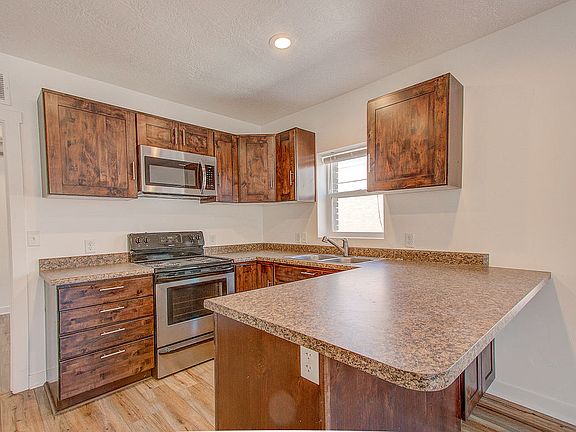 3rd image of 419 E 200 S APT 406
