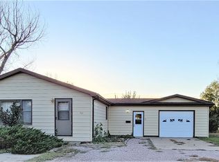 607 4th St W, Lemmon, SD 57638