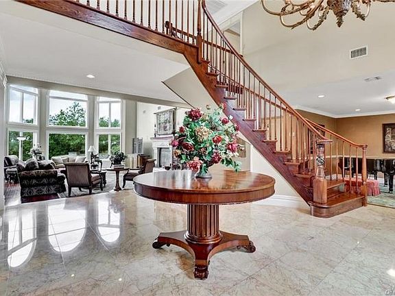 5th image of 99 Long Vista Ln