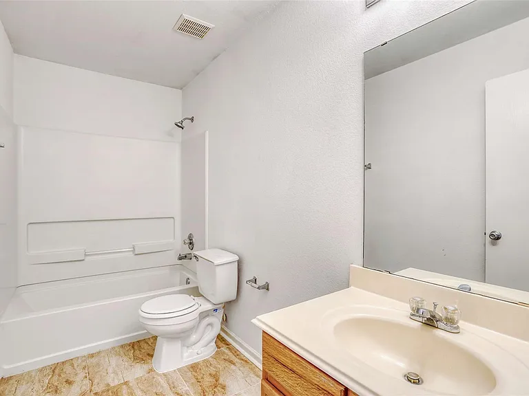 19039 Remington Park Dr — Photo 22