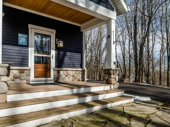 3441 Lake Chapin Dr, Berrien Springs, MI 49103