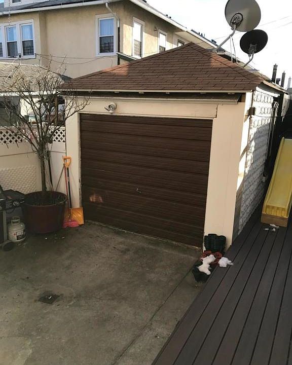 2nd image of 2414 Benson Ave