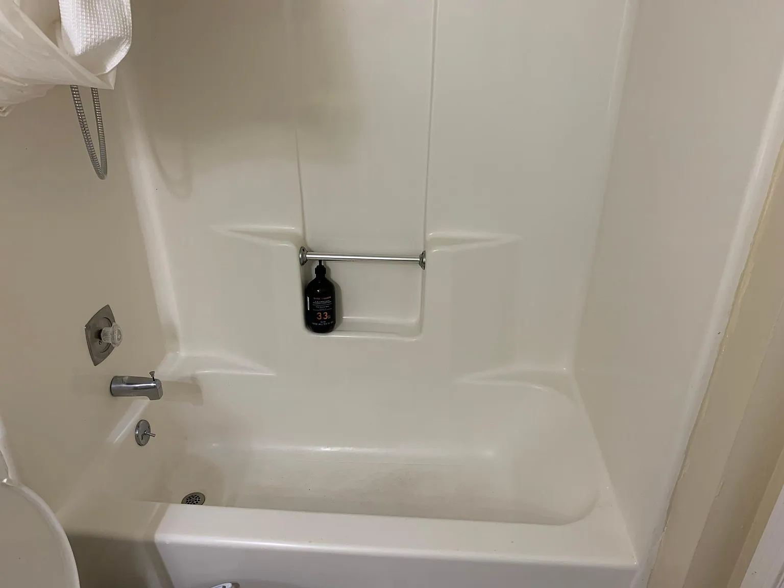 2 bed, 950 sqft, $2,300 — Photo 3