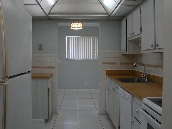 3rd image of 1840 Fairview Villas Dr APT 2