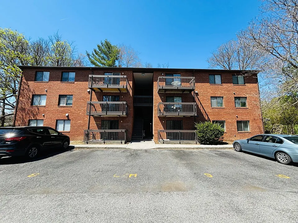 207 Wharton St SE #2