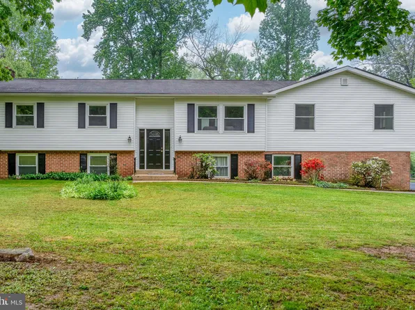 8 Dogwood Ln, Willow Street, PA 17584