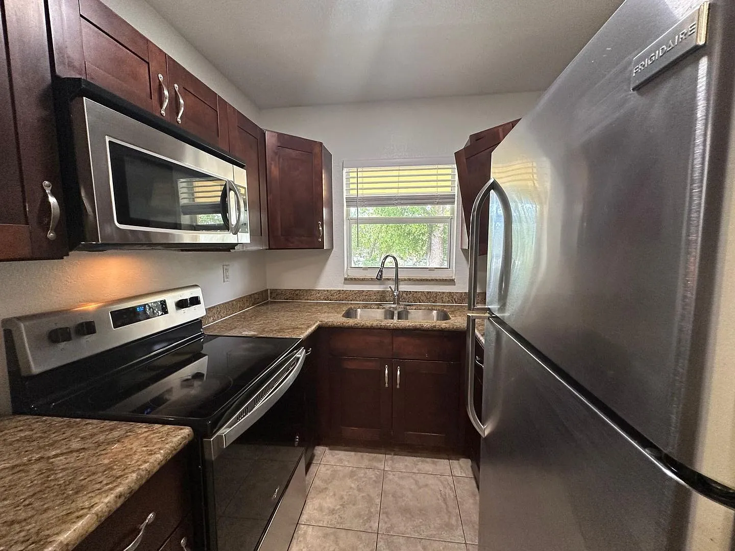 2640 Ivy Apartments LLC — Photo 2