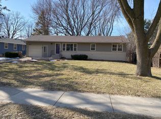 4075 Hazel St, Saint Paul, MN 55110