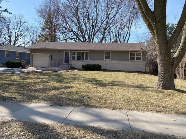 4075 Hazel St, Saint Paul, MN 55110