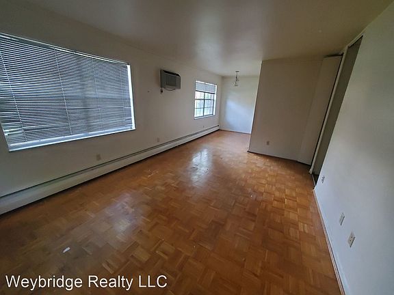 4th image of 1501 Beacon St #1