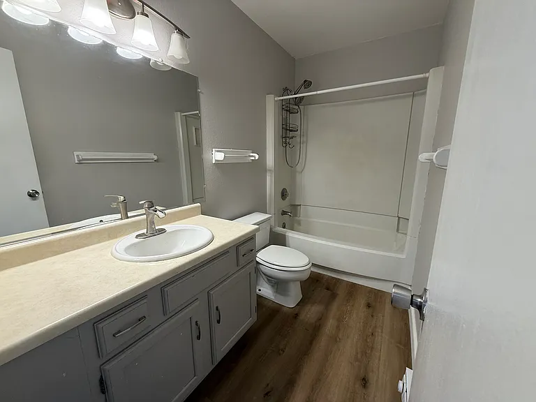 252 Cove Blvd — Photo 16