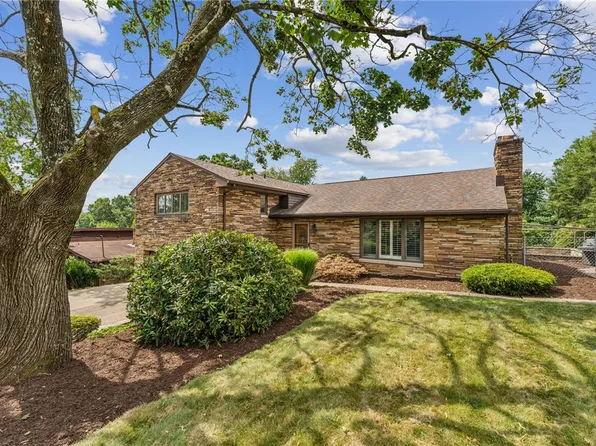 4358 Overhill St, Bethel Park, PA 15102