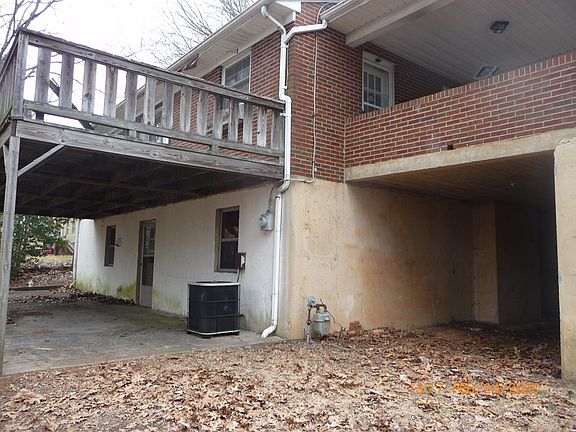 4th image of 1110 Highland St
