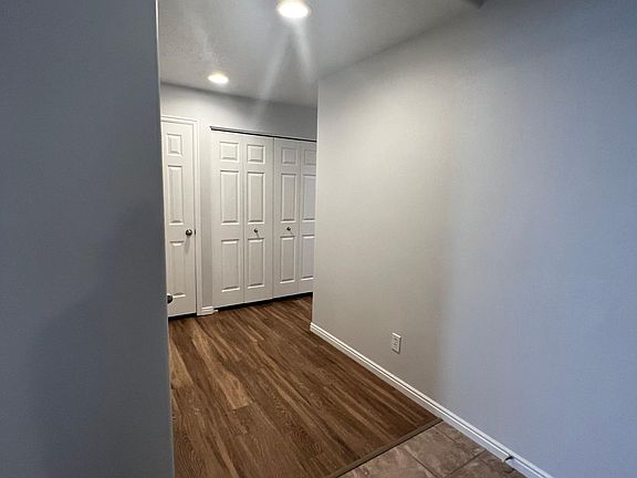 3rd image of 336 Durocher Ln
