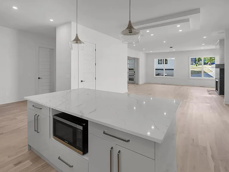 2321A Carter Ave — Photo 12