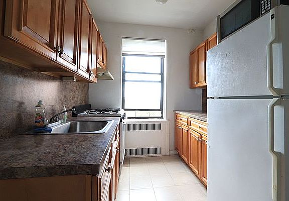 5th image of 10824 71st Ave APT 6E